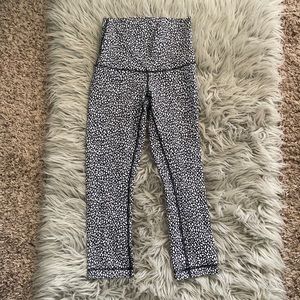 perfect condition size 4 lululemon leggings